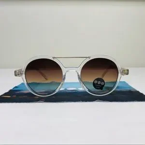 KOMONO Vivien Clear Sunglasses NEW round gold UV400 Komono | Accessories | Komono Vivien Clear Sunglasses New  main image 4